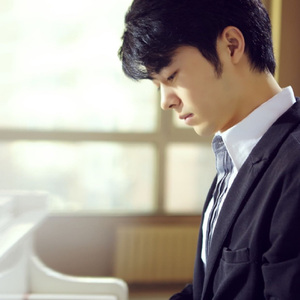 精品鲁鲁三级 Av无码
